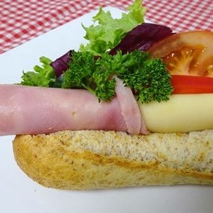 baguett med ost og skinke